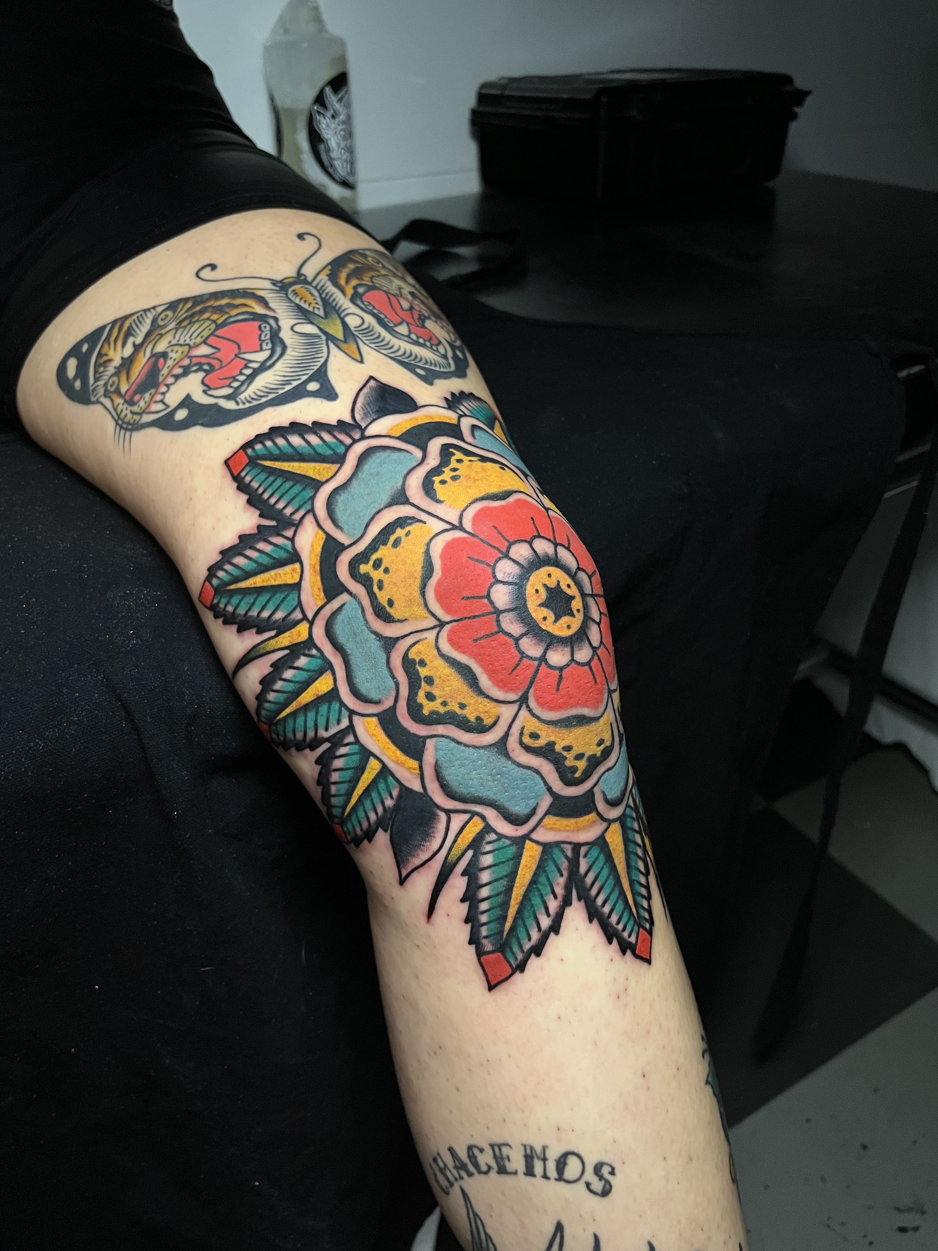 KNEE MANDALA